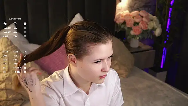 LynHillaire online show from May 4, 2026, 2:57 pm
