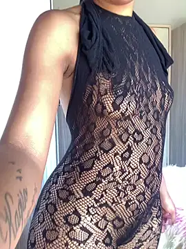 Snapshot of Pretty_Beauty chatting on November 9, 2025, 8:23 am Pretty Beauty online show from November 9, 2025, 8:23 am