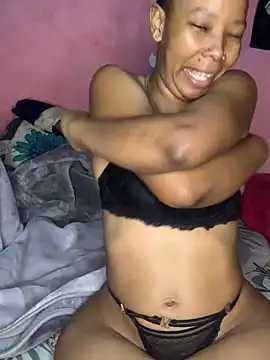 Snapshot of Pretty_Beauty chatting on November 12, 2025, 9:14 pm Pretty Beauty online show from November 12, 2025, 9:14 pm