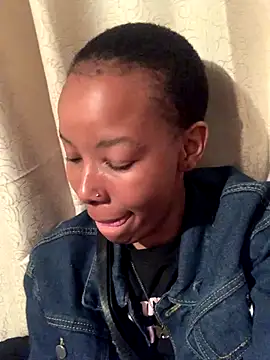 Snapshot of Pretty_Beauty chatting on November 14, 2025, 11:13 pm Pretty Beauty online show from November 14, 2025, 11:13 pm