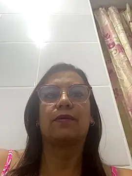 YadiraOrozco online show from September 10, 2025, 8:42 pm