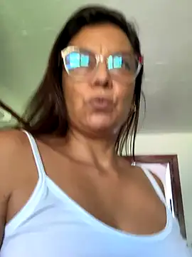 YadiraOrozco online show from November 9, 2025, 2:48 pm