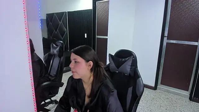 Snapshot of Charlotte-Star chatting on September 20, 2025, 9:27 pm Charlotte-Star online show from September 20, 2025, 9:27 pm