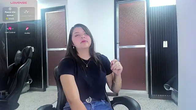 Snapshot of Charlotte-Star chatting on September 25, 2025, 7:39 pm Charlotte-Star online show from September 25, 2025, 7:39 pm