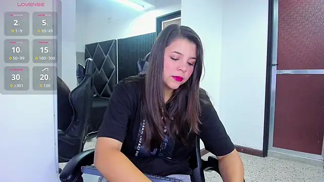 Snapshot of Charlotte-Star chatting on October 20, 2025, 8:42 pm Charlotte-Star online show from October 20, 2025, 8:42 pm