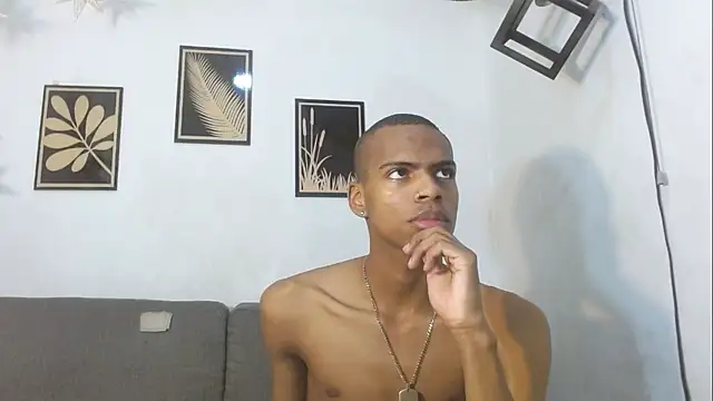 Snapshot of criss_zuri chatting on September 16, 2025, 12:17 pm criss zuri online show from September 16, 2025, 12:17 pm