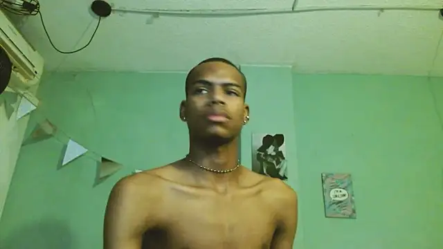 Snapshot of criss_zuri chatting on September 20, 2025, 12:17 pm criss zuri online show from September 20, 2025, 12:17 pm