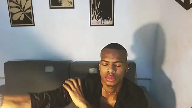 Snapshot of criss_zuri chatting on September 24, 2025, 11:46 am criss zuri online show from September 24, 2025, 11:46 am