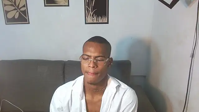 Snapshot of criss_zuri chatting on September 26, 2025, 11:25 am criss zuri online show from September 26, 2025, 11:25 am