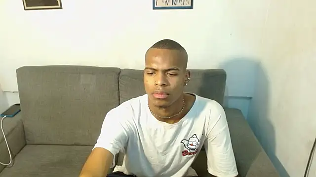 Snapshot of criss_zuri chatting on October 6, 2025, 11:51 am criss zuri online show from October 6, 2025, 11:51 am