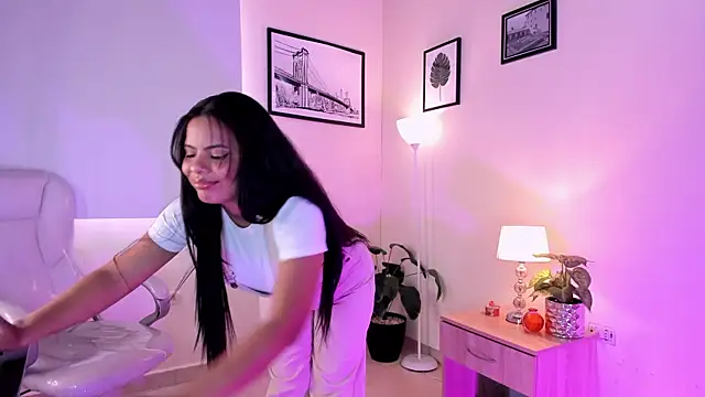 venomiie online show from October 5, 2025, 12:47 pm