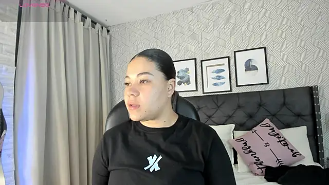 sophie  blare online show from May 4, 2026, 6:59 pm