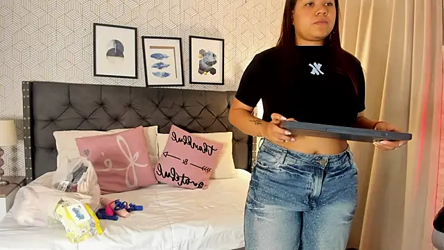 sophie  blare online show from May 17, 2026, 12:01 pm