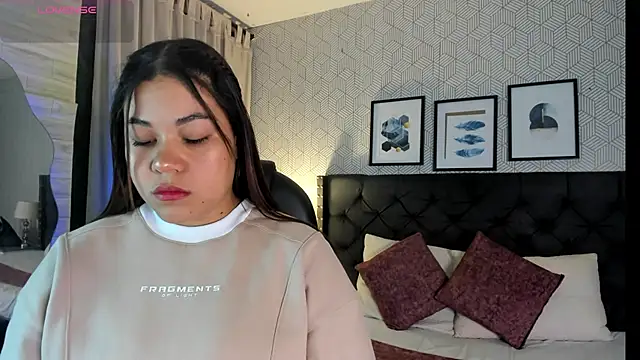 sophie  blare online show from June 23, 2026, 7:12 pm