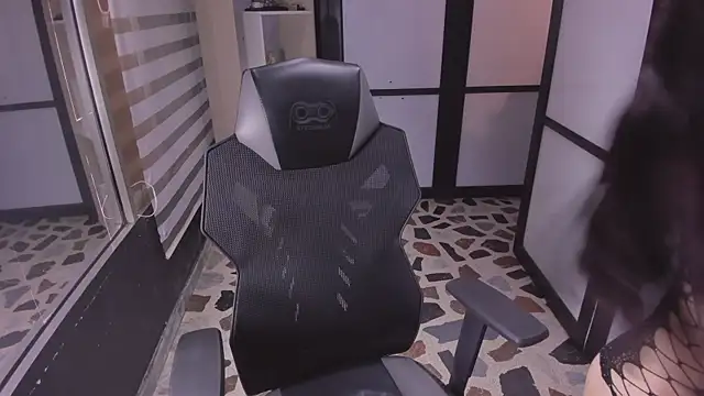 AlliceCopper online show from October 16, 2025, 3:13 pm