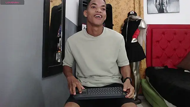 Snapshot of David_s3xy chatting on September 20, 2025, 5:25 pm David s3xy online show from September 20, 2025, 5:25 pm