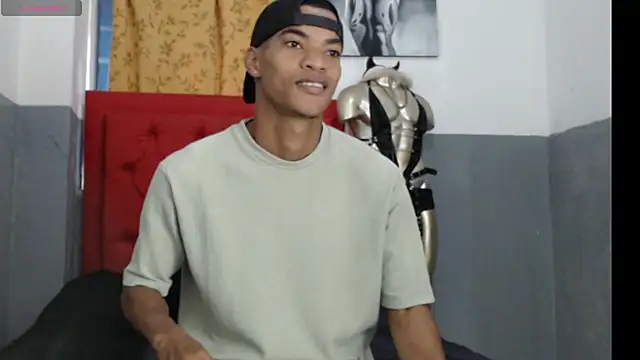 Snapshot of David_s3xy chatting on October 24, 2025, 2:13 pm David s3xy online show from October 24, 2025, 2:13 pm