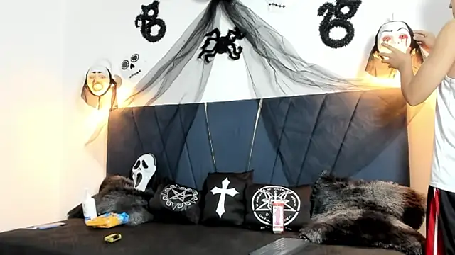 zeusapollofuck online show from October 14, 2025, 11:05 pm