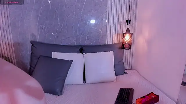 Missblonde doll online show from November 11, 2025, 9:37 pm