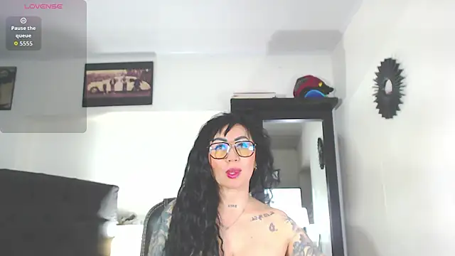 Vicky hotmilf online show from October 9, 2025, 11:19 am