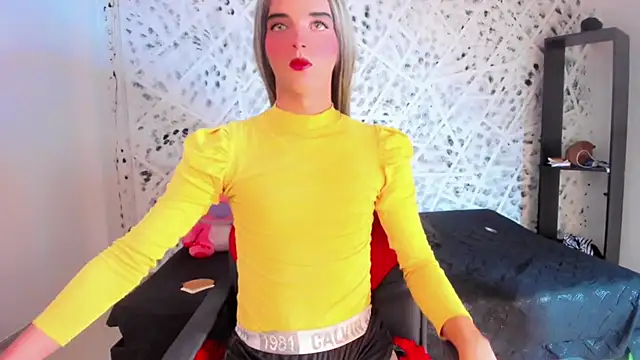 Snapshot of MIA_HOT23CM_S7S chatting on October 9, 2025, 7:01 pm MIA HOT23CM S7S online show from October 9, 2025, 7:01 pm