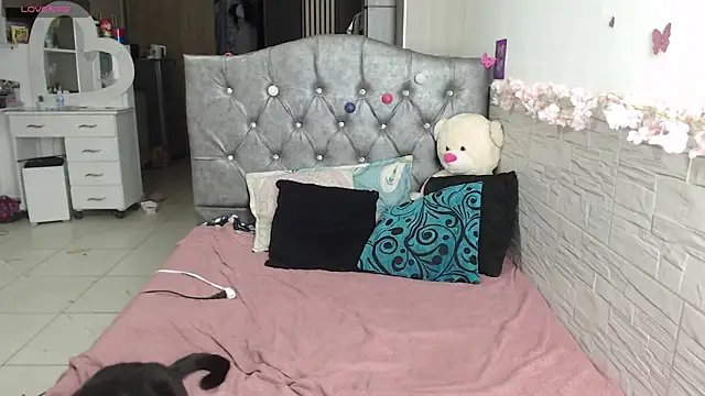 EmilyCoy  online show from July 9, 2026, 7:07 pm