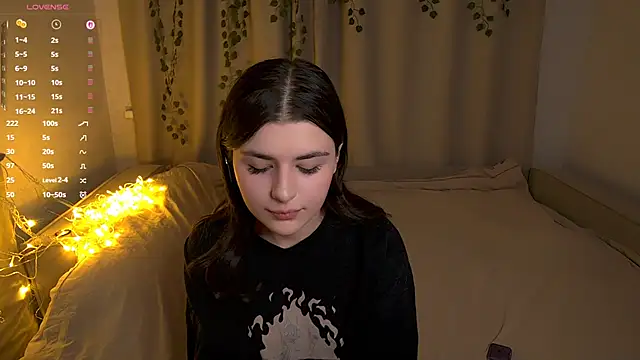 Snapshot of pyro_flerrr chatting on November 4, 2025, 3:11 pm pyro flerrr online show from November 4, 2025, 3:11 pm