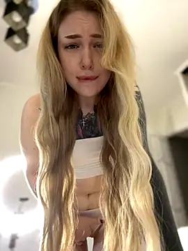 Snapshot of elliss_ chatting on September 11, 2025, 7:30 am elliss online show from September 11, 2025, 7:30 am