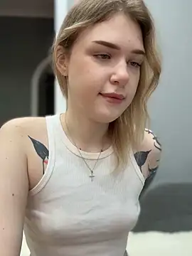 Snapshot of elliss_ chatting on October 11, 2025, 7:40 am elliss online show from October 11, 2025, 7:40 am