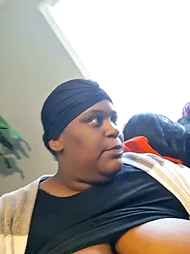 Eatme07 online show from February 9, 2026, 4:11 pm