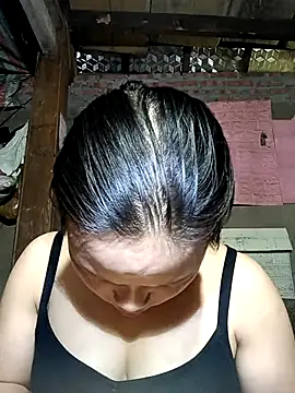 Snapshot of KumChyn chatting on September 15, 2025, 12:54 am KumChyn online show from September 15, 2025, 12:54 am