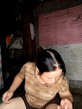 Snapshot of KumChyn chatting on September 26, 2025, 1:37 pm KumChyn online show from September 26, 2025, 1:37 pm