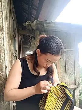 Snapshot of KumChyn chatting on October 3, 2025, 1:46 am KumChyn online show from October 3, 2025, 1:46 am