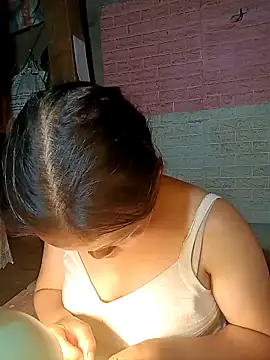 Snapshot of KumChyn chatting on October 3, 2025, 2:03 pm KumChyn online show from October 3, 2025, 2:03 pm