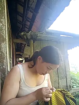 Snapshot of KumChyn chatting on October 17, 2025, 7:55 am KumChyn online show from October 17, 2025, 7:55 am