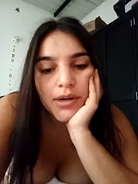 chloe 90 online show from October 5, 2025, 9:56 pm