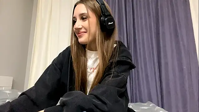 Milena Awesome online show from September 8, 2025, 7:13 pm
