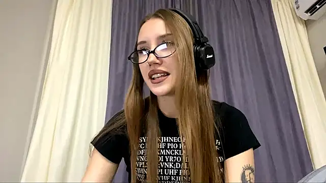 Milena Awesome online show from September 11, 2025, 7:03 pm