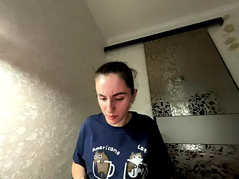 my Khaleesi online show from September 9, 2025, 2:27 pm