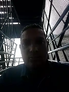 bisexdon online show from October 4, 2025, 8:23 am