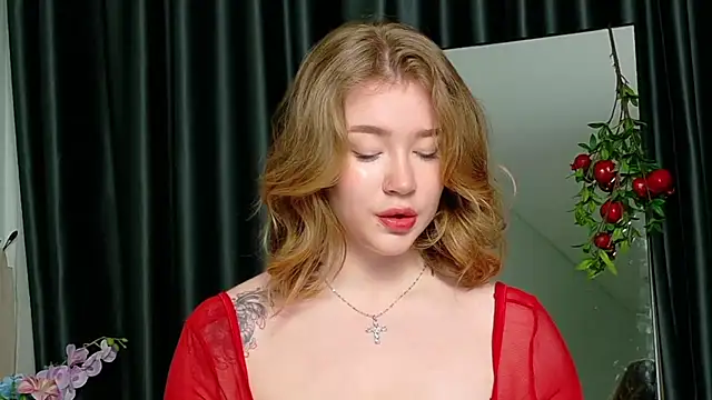 Rebecca Lace online show from October 25, 2025, 10:59 pm