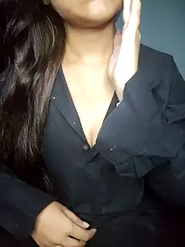 Snapshot of queen_visakha chatting on September 18, 2025, 5:42 am queen visakha online show from September 18, 2025, 5:42 am