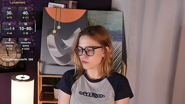 HollieCollelo online show from September 28, 2025, 3:12 am