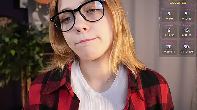 HollieCollelo online show from October 3, 2025, 3:03 am