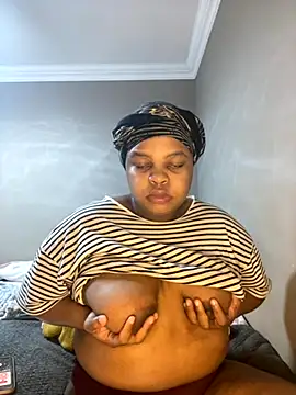 MamoM24 online show from September 9, 2025, 7:30 am