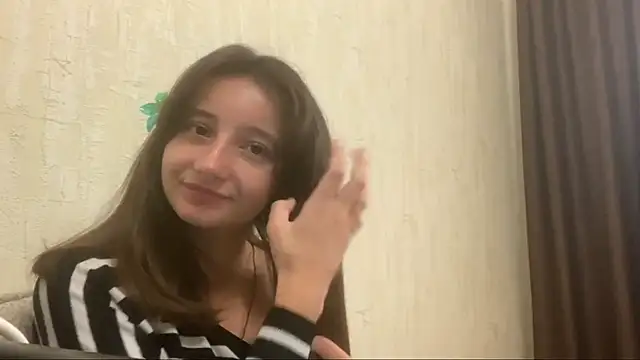 Cutie Emilia online show from September 10, 2025, 1:11 pm