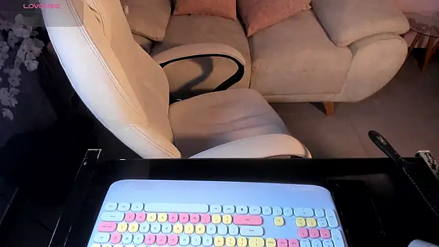 AnaVelvett online show from September 19, 2025, 7:36 pm