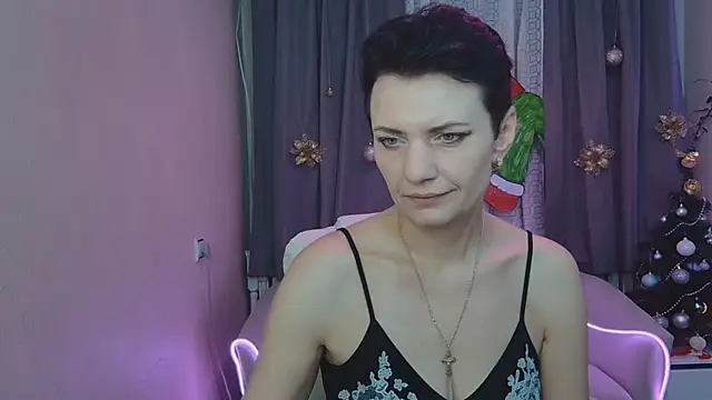 AvaSaturnian online show from December 20, 2025, 7:37 am