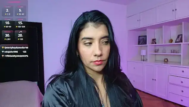 Snapshot of nina_moen chatting on October 9, 2025, 10:46 am nina moen online show from October 9, 2025, 10:46 am