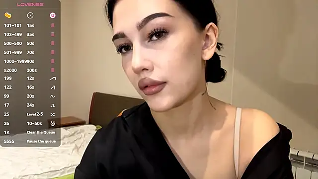 AuraJefcoat online show from May 1, 2026, 12:43 pm